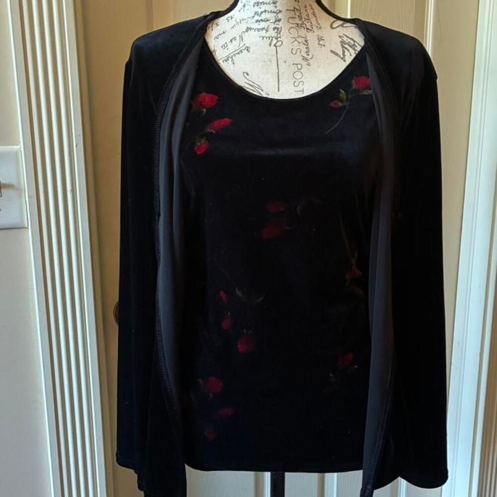 Unbranded Women's Black and Red Top